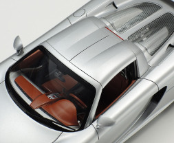 1:24 Porsche Carrera GT