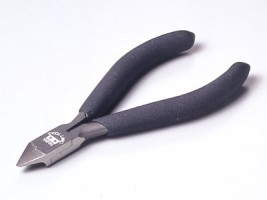 Nippers Sharply Cut