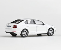 1:43 Skoda Octavia III (2012) – Candy white