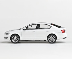 1:43 Skoda Octavia III (2012) – Candy white