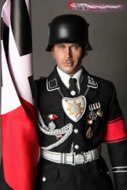 1:6 GERMAN - WW II - JAKOB GRIMMINGER - SS-Blood Banner Bearer 