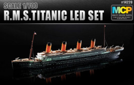 1:700 Titanic s LED osvětlením