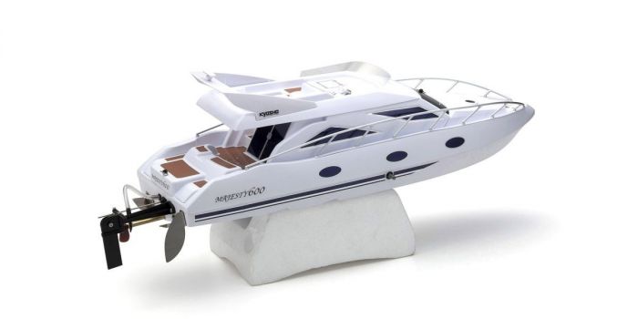 1 20 Majesty 600 RC Yacht Ready Set