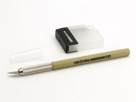 Modelářský nůž s 25 čepelemi (tmavě žlutý) – Tamiya Craft Tools