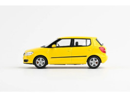 1:43 Skoda Fabia II (2006) – yellow Sprint