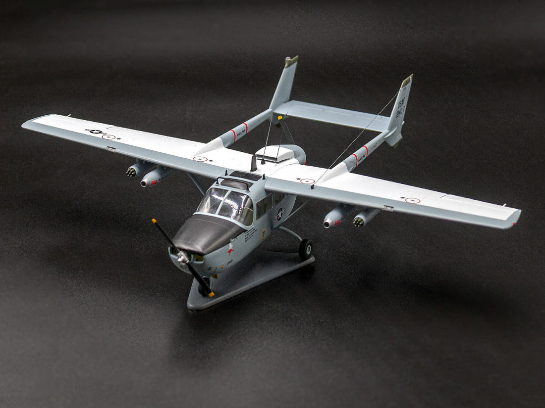 Roden 620 1/32 Scale Cessna O-2A Skymaster Plastic Model Kit - US Civil, Unpainted
