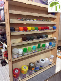 Stojan na barvy na zeď