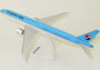 1:200 Boeing 777-3B5(ER), Korean Air Lines, 2000s Colors (Snap-Fit)