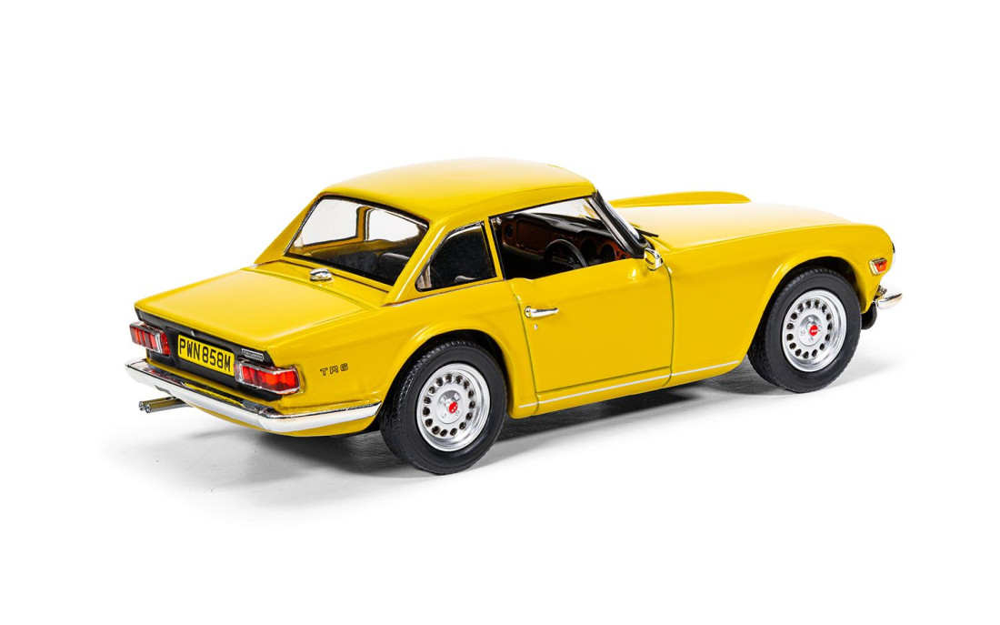 1968-1976 TRIUMPH TR6 CABRIOLET BLEU DIORAMA MODÈLE RÉDUIT 1:64 EN