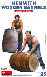 1:35 Men w/ Wooden Barrels