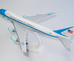 1:250 Boeing 747-2G4B, USAF, VC-25A - Air Force One (Snap-Fit)