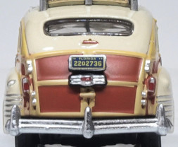 1:87 Chrysler T & C Woody Wagon 1942 Catalina Tan