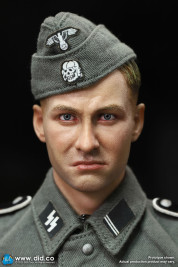 1:6 WWII German 12th SS Panzer Division MG42 Gunner – Otto
