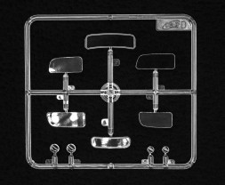 1:35 Sd.Kfz.251/8 Ausf.A German Ambulance w/ Personnel