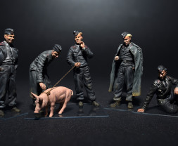 1:35 German Tank Crew at Rest 