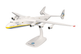 1:250 Antonov An-225 Design Bureau ″2009 colors″ (Snap-Fit)