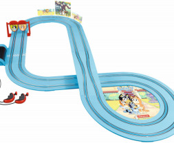 Carrera 1. First – Bluey racetrack, length 2.9 m
