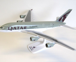 1:200 Airbus A380-861, Qatar Airways, 2010s Colors (Snap-Fit)