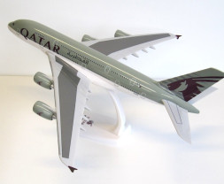 1:200 Airbus A380-861, Qatar Airways, 2010s Colors (Snap-Fit)