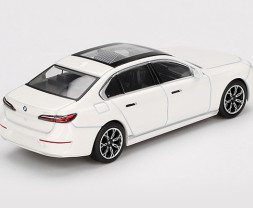 1:64 BMW i7 xDrive60 Mineral White