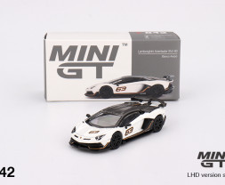 1:64 Lamborghini Aventador SVJ 63 Bianco Asopo