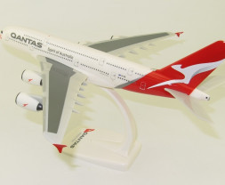 1:250 Airbus A380-842 Qantas Airways ″2010s″ Colors. Named ″Phyllis Arnott″ (Snap-Fit)