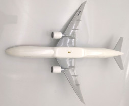 1:200 Boeing B777-31HER Swiss International Air Lines ″2010s″ colors (Snap-Fit)