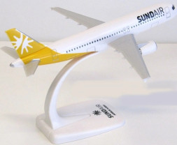 1:200 Airbus A320-214 Sundair