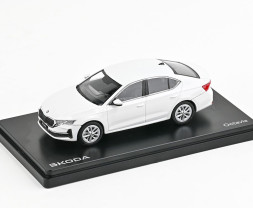 1:43 Škoda Octavia IV (2020) – bílá Candy