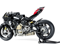 1:12 Ducati Superleggera V4 with Racing Kit