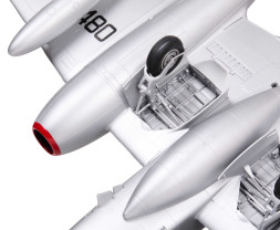 1:32 Gloster Meteor F.8/FR.9 (First Edition) 