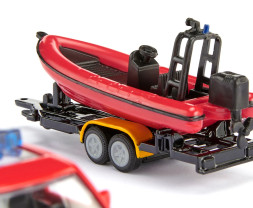 Land Rover s člunem