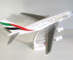 1:200 Airbua A380-861 Emirates ″2010s″ colors (Snap-Fit)