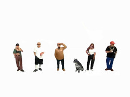 1:64 American Diorama Figure Set – Curbside Crowd
