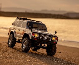1:10 Kyosho KC10 Toyota Land Cruiser 60 Crawler 4WD (Ready Set)
