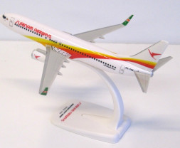 1:200 Boeing B737-8Q8(WL) Surinam Airways ″2000s″ Colors, Named ″Victory″ (Snap-Fit)