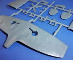 1:72 Supermarine Spitfire Tr.9 „Military Services“