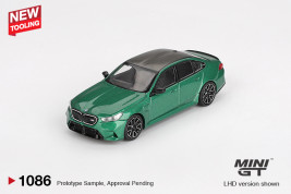 1:64 BMW M5 (90) Isle of Man 2024 Green Metallic