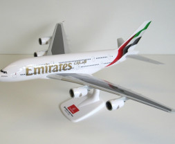 1:200 Airbus A380-861 Emirates ″2023s″ colors (Snap-Fit)
