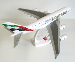1:200 Airbus A380-861 Emirates ″2023s″ colors (Snap-Fit)