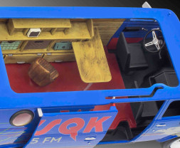 1:25 GMC WSQK Squawk Van (Model Set)