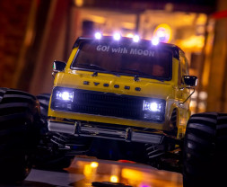 1:10 Mad Van w/ MOONEYES Fazer FZ02L 4WD (Ready Set)