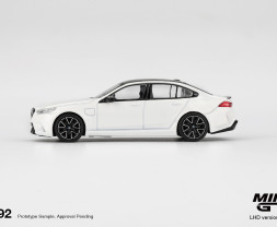 1:64 BMW M5 Alpine White