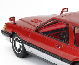 1:24 Nissam Leopard 2-Door Hardtop 280X SF-L (Limited Edition)