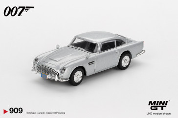 1:64 Aston Martin DB5“Casino Royale” (English version) - blister