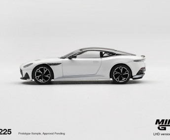 1:64 Aston Martin DBS Stratus White